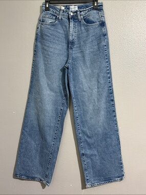 Universal Thread Light Blue High-Rise wide leg Denim Jeans